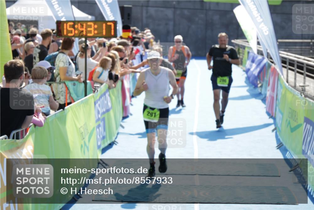 10.08.2025 - GEWOBA Citytriathlon Bremen H.Heesch http://msf.ph/oto/8557933 10.08.2025 15:43:21 Ziel 179, 286, 291, 322 meine-sportfotos.de