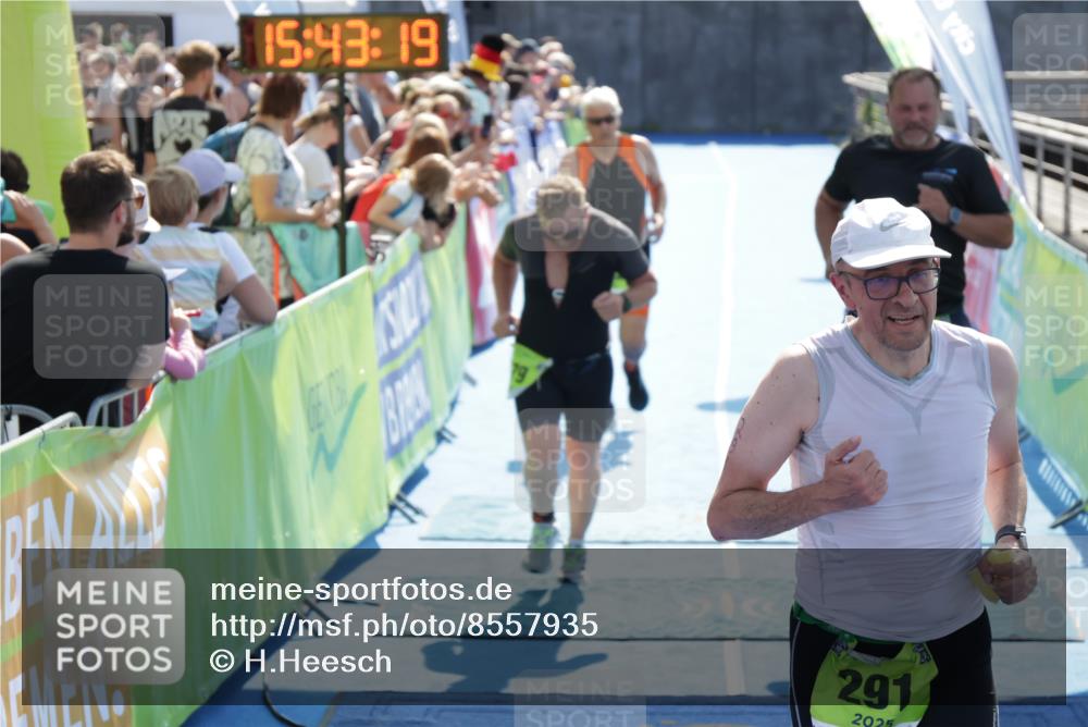 10.08.2025 - GEWOBA Citytriathlon Bremen H.Heesch http://msf.ph/oto/8557935 10.08.2025 15:43:23 Ziel 179, 286, 291, 322 meine-sportfotos.de