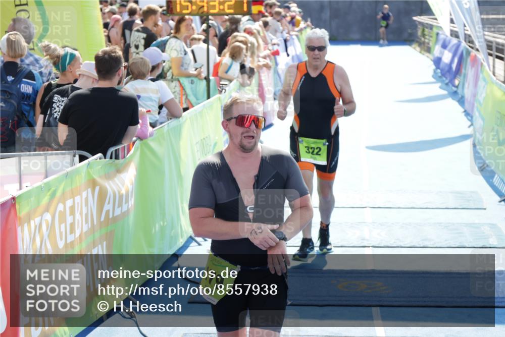 10.08.2025 - GEWOBA Citytriathlon Bremen H.Heesch http://msf.ph/oto/8557938 10.08.2025 15:43:25 Ziel 179, 286, 291, 322 meine-sportfotos.de