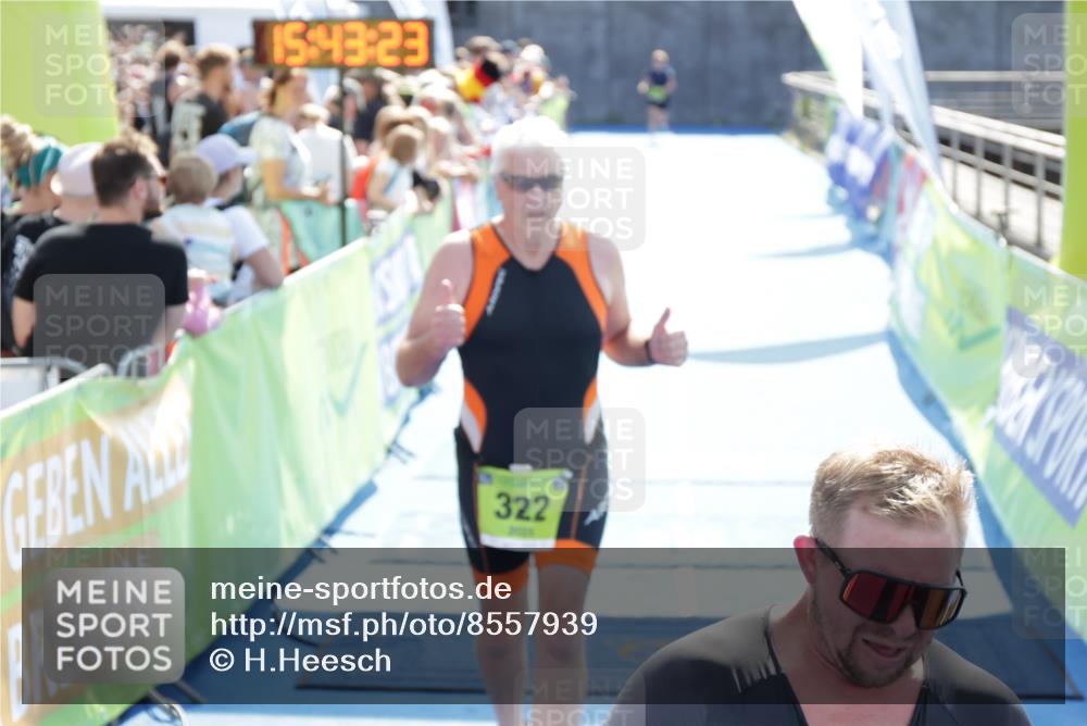 10.08.2025 - GEWOBA Citytriathlon Bremen H.Heesch http://msf.ph/oto/8557939 10.08.2025 15:43:27 Ziel 179, 286, 291, 322 meine-sportfotos.de