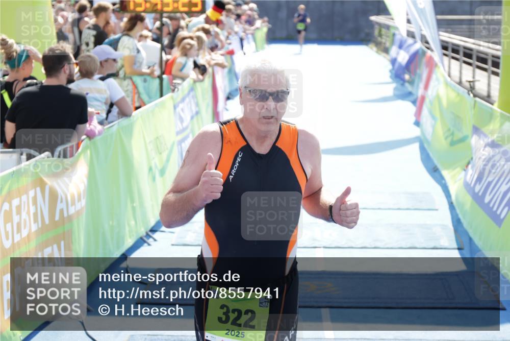 10.08.2025 - GEWOBA Citytriathlon Bremen H.Heesch http://msf.ph/oto/8557941 10.08.2025 15:43:27 Ziel 179, 286, 291, 322 meine-sportfotos.de