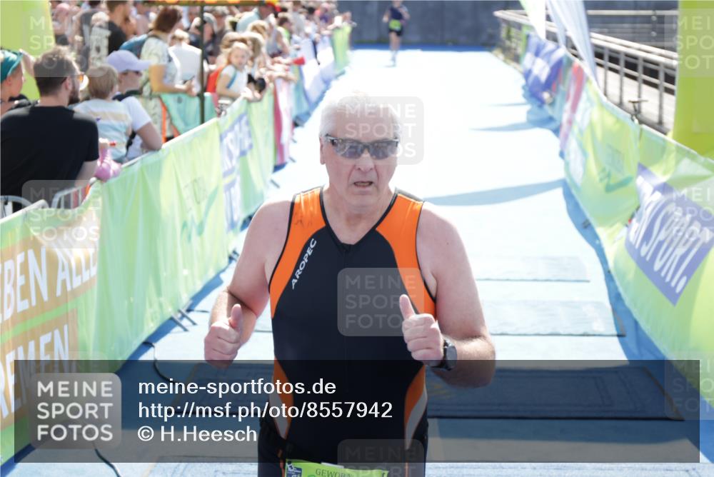 10.08.2025 - GEWOBA Citytriathlon Bremen H.Heesch http://msf.ph/oto/8557942 10.08.2025 15:43:28 Ziel 179, 286, 291, 322 meine-sportfotos.de