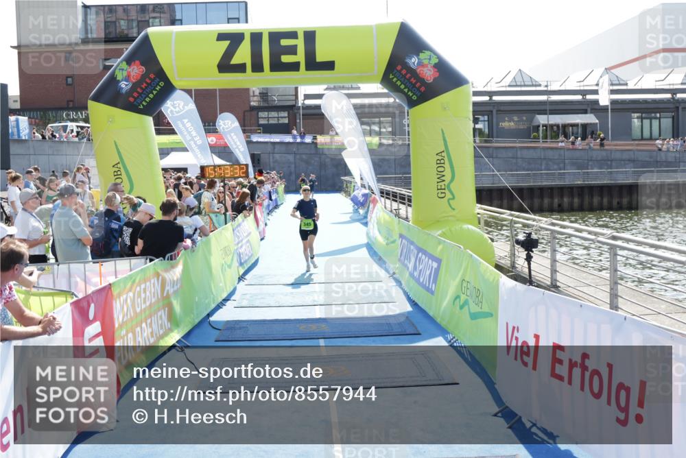 10.08.2025 - GEWOBA Citytriathlon Bremen H.Heesch http://msf.ph/oto/8557944 10.08.2025 15:43:36 Ziel 345 meine-sportfotos.de