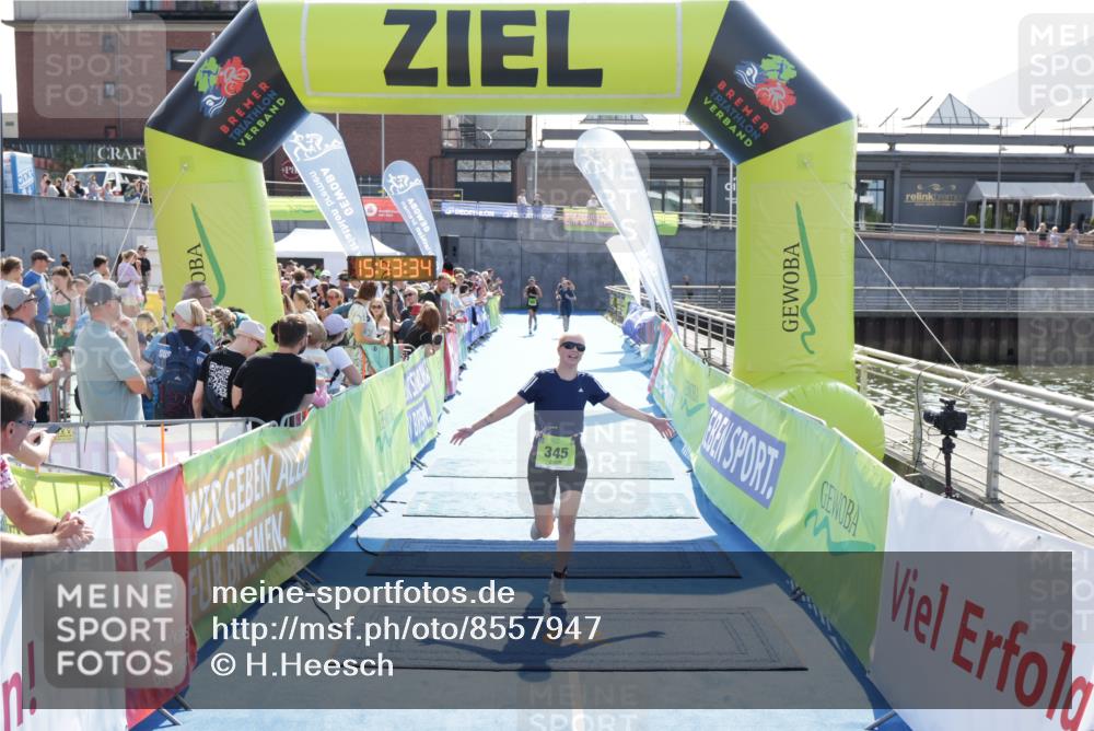 10.08.2025 - GEWOBA Citytriathlon Bremen H.Heesch http://msf.ph/oto/8557947 10.08.2025 15:43:38 Ziel 345 meine-sportfotos.de