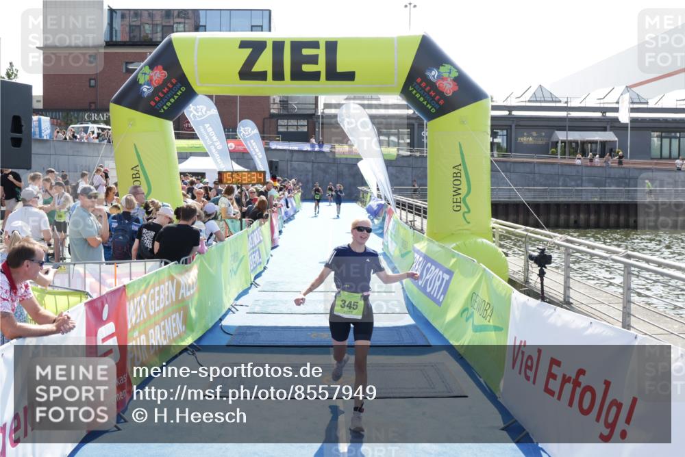 10.08.2025 - GEWOBA Citytriathlon Bremen H.Heesch http://msf.ph/oto/8557949 10.08.2025 15:43:38 Ziel 345 meine-sportfotos.de