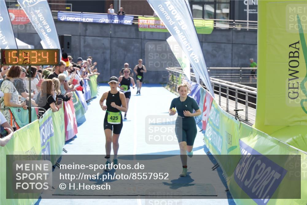 10.08.2025 - GEWOBA Citytriathlon Bremen H.Heesch http://msf.ph/oto/8557952 10.08.2025 15:43:45 Ziel 345, 414, 425, 489 meine-sportfotos.de