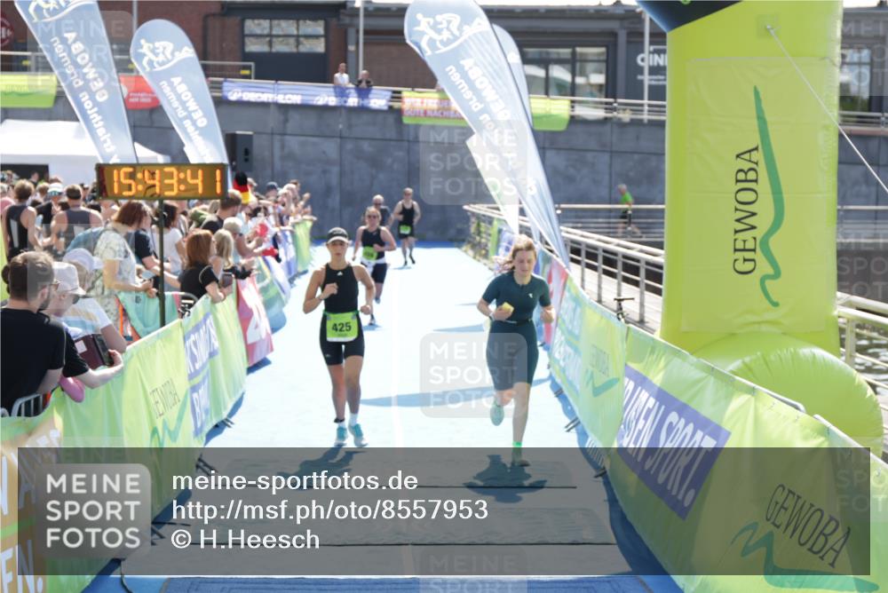 10.08.2025 - GEWOBA Citytriathlon Bremen H.Heesch http://msf.ph/oto/8557953 10.08.2025 15:43:45 Ziel 345, 414, 425, 489 meine-sportfotos.de