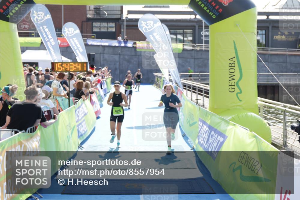 10.08.2025 - GEWOBA Citytriathlon Bremen H.Heesch http://msf.ph/oto/8557954 10.08.2025 15:43:45 Ziel 345, 414, 425, 489 meine-sportfotos.de
