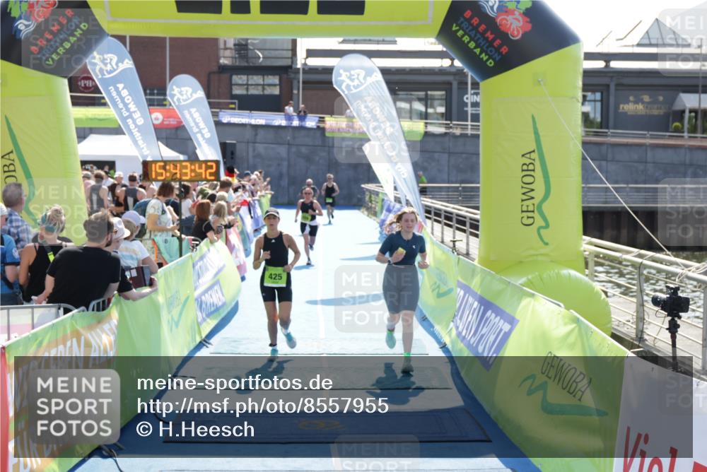 10.08.2025 - GEWOBA Citytriathlon Bremen H.Heesch http://msf.ph/oto/8557955 10.08.2025 15:43:46 Ziel 345, 414, 425, 489 meine-sportfotos.de