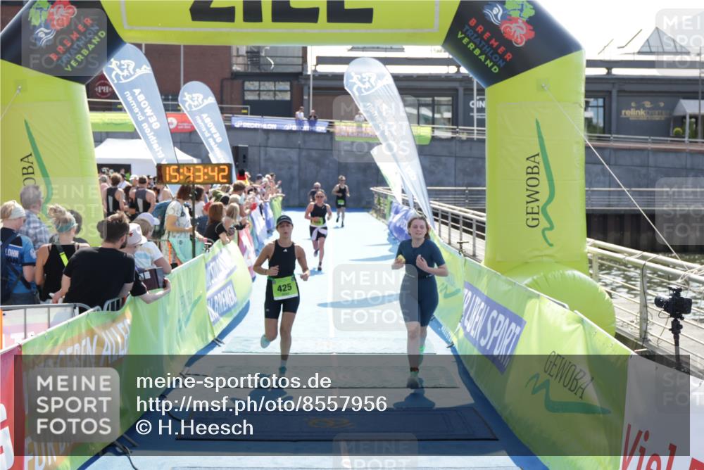 10.08.2025 - GEWOBA Citytriathlon Bremen H.Heesch http://msf.ph/oto/8557956 10.08.2025 15:43:46 Ziel 345, 414, 425, 489 meine-sportfotos.de