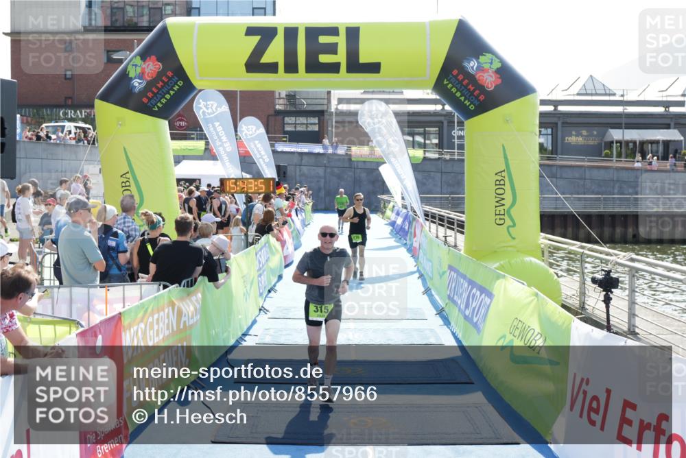 10.08.2025 - GEWOBA Citytriathlon Bremen H.Heesch http://msf.ph/oto/8557966 10.08.2025 15:43:55 Ziel 276, 315, 489 meine-sportfotos.de