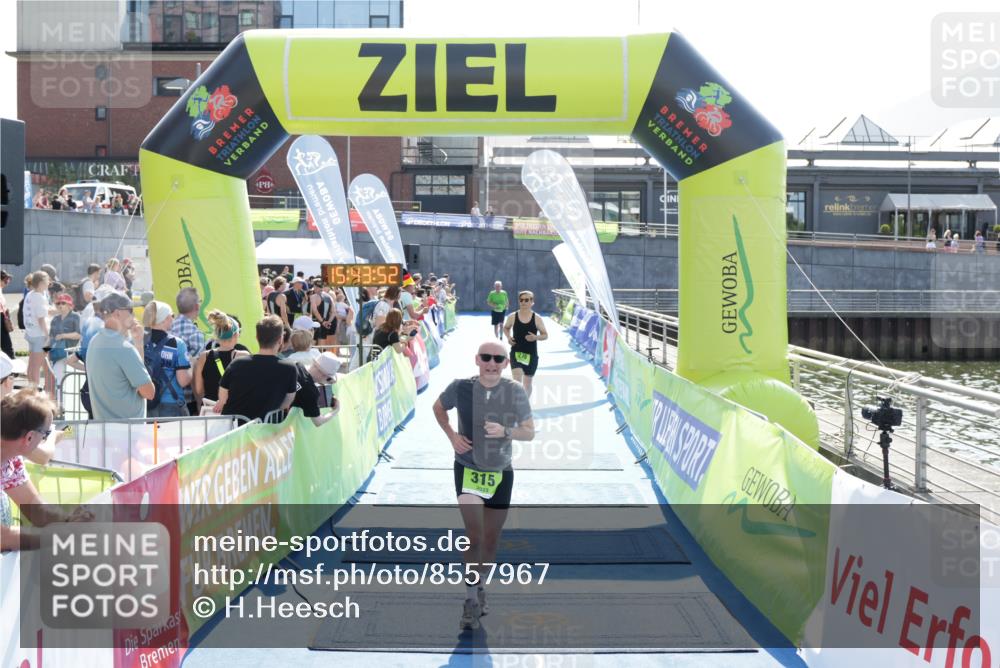 10.08.2025 - GEWOBA Citytriathlon Bremen H.Heesch http://msf.ph/oto/8557967 10.08.2025 15:43:56 Ziel 276, 315, 489 meine-sportfotos.de