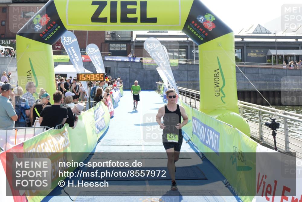 10.08.2025 - GEWOBA Citytriathlon Bremen H.Heesch http://msf.ph/oto/8557972 10.08.2025 15:43:59 Ziel 276, 315, 321 meine-sportfotos.de