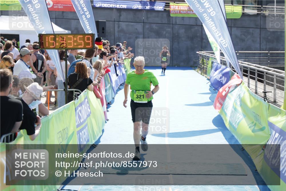 10.08.2025 - GEWOBA Citytriathlon Bremen H.Heesch http://msf.ph/oto/8557973 10.08.2025 15:44:03 Ziel 276, 321 meine-sportfotos.de