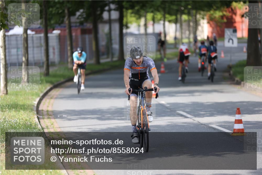 10.08.2025 - GEWOBA Citytriathlon Bremen Yannick Fuchs http://msf.ph/oto/8558024 10.08.2025 12:29:23 Radfahren 576, 583, 605, 656, 679, 687, 771, 799, 927, 1007, 1030 meine-sportfotos.de