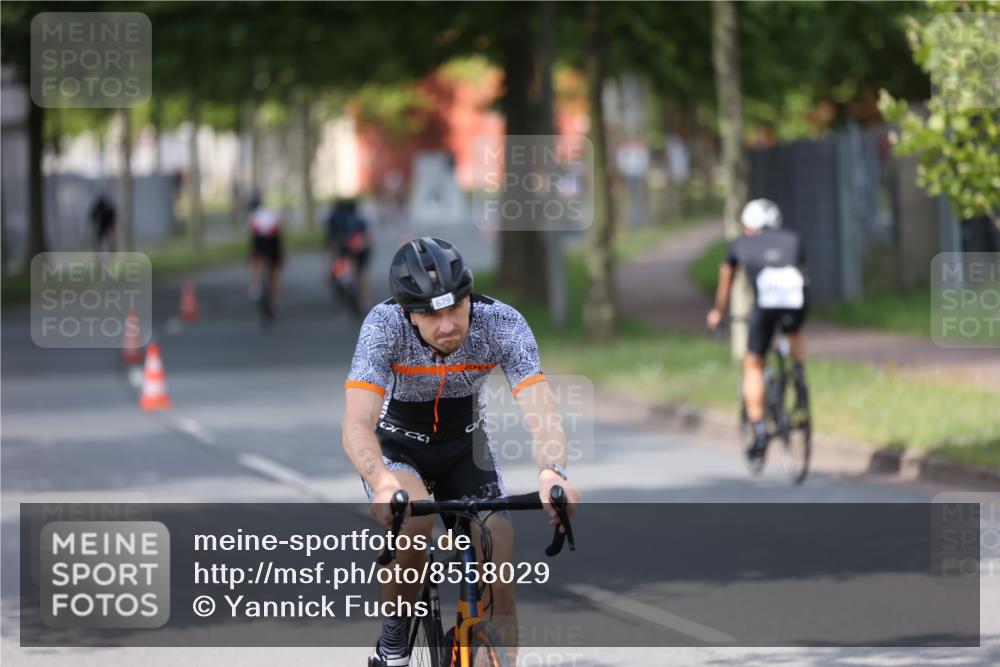 10.08.2025 - GEWOBA Citytriathlon Bremen Yannick Fuchs http://msf.ph/oto/8558029 10.08.2025 12:29:24 Radfahren 576, 583, 605, 656, 679, 687, 771, 799, 927, 1007, 1030 meine-sportfotos.de