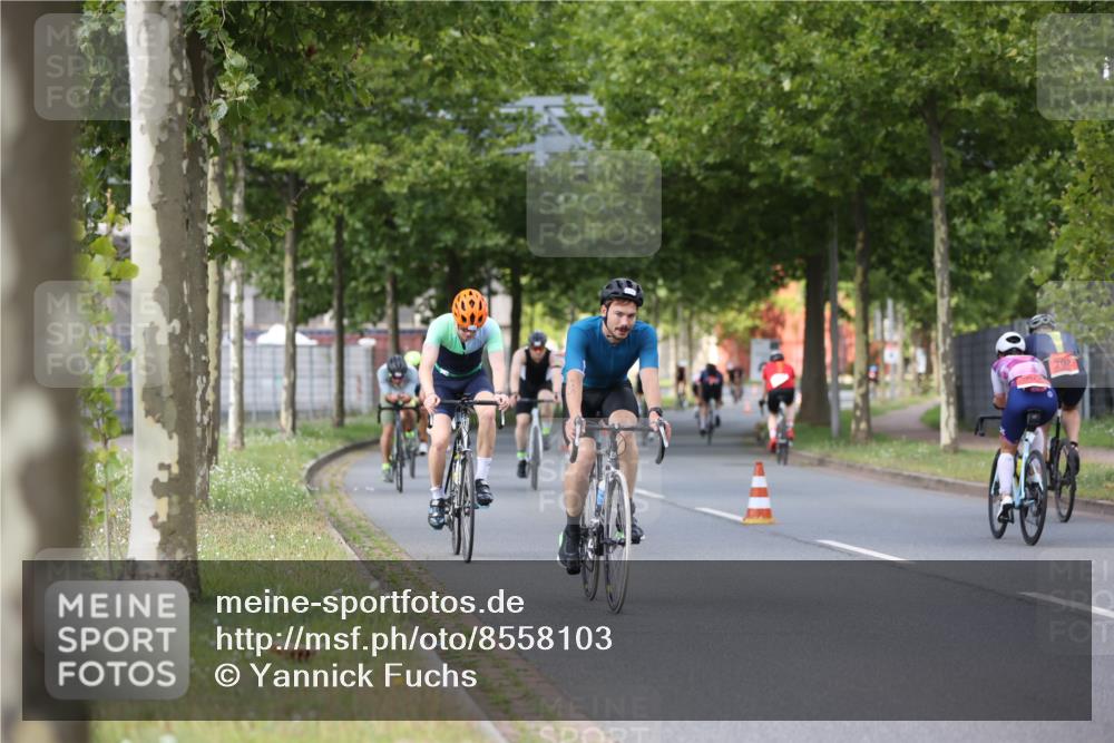 10.08.2025 - GEWOBA Citytriathlon Bremen Yannick Fuchs http://msf.ph/oto/8558103 10.08.2025 12:30:00 Radfahren 640, 675, 688, 699, 717, 760, 769, 875, 884, 942, 960 meine-sportfotos.de