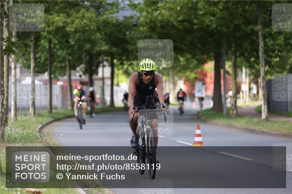 10.08.2025 - GEWOBA Citytriathlon Bremen Yannick Fuchs http://msf.ph/oto/8558119 10.08.2025 12:30:05 Radfahren 640, 675, 688, 699, 717, 760, 769, 875, 884, 935, 960, 1013 meine-sportfotos.de