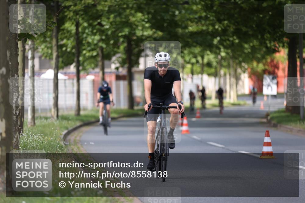 10.08.2025 - GEWOBA Citytriathlon Bremen Yannick Fuchs http://msf.ph/oto/8558138 10.08.2025 12:30:12 Radfahren 640, 675, 717, 722, 745, 760, 769, 823, 875, 884, 935, 943, 960, 1013 meine-sportfotos.de