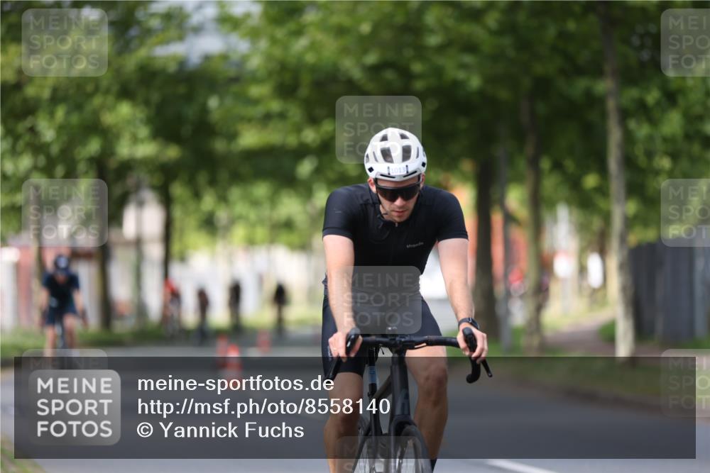 10.08.2025 - GEWOBA Citytriathlon Bremen Yannick Fuchs http://msf.ph/oto/8558140 10.08.2025 12:30:13 Radfahren 640, 675, 717, 722, 733, 745, 760, 769, 823, 875, 884, 935, 943, 960, 1013 meine-sportfotos.de