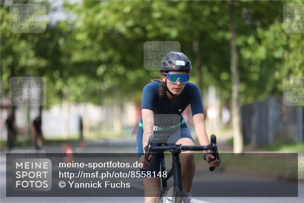 10.08.2025 - GEWOBA Citytriathlon Bremen Yannick Fuchs http://msf.ph/oto/8558148 10.08.2025 12:30:16 Radfahren 640, 717, 722, 733, 745, 760, 769, 823, 875, 884, 935, 943, 960, 1013 meine-sportfotos.de