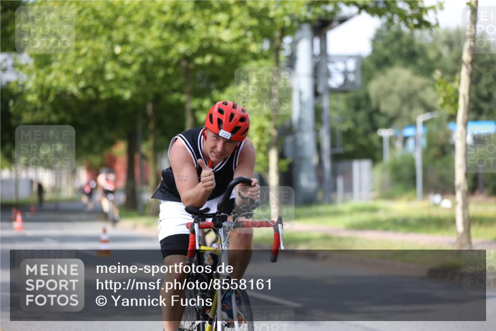10.08.2025 - GEWOBA Citytriathlon Bremen Yannick Fuchs http://msf.ph/oto/8558161 10.08.2025 12:30:21 Radfahren 722, 733, 745, 760, 767, 823, 884, 932, 935, 943, 1013 meine-sportfotos.de