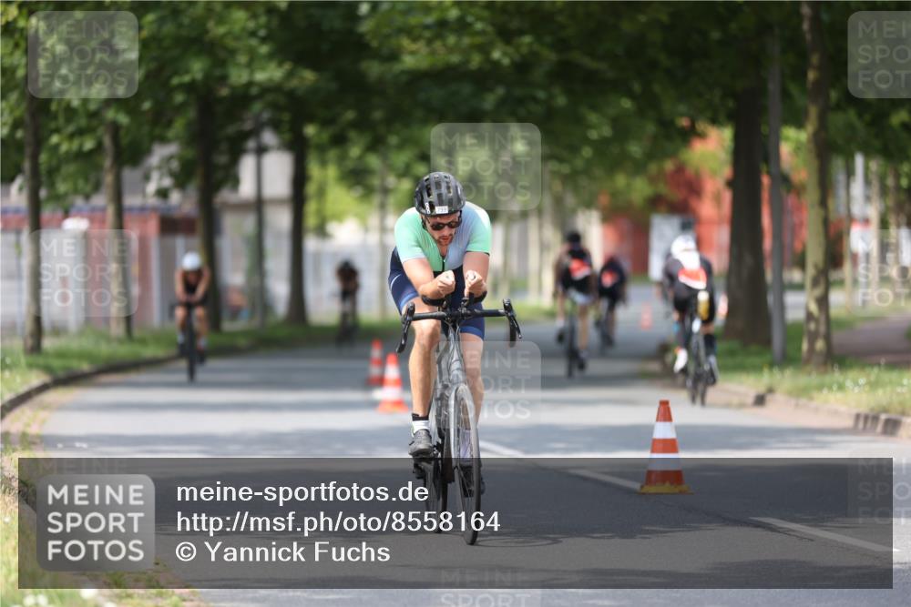 10.08.2025 - GEWOBA Citytriathlon Bremen Yannick Fuchs http://msf.ph/oto/8558164 10.08.2025 12:30:23 Radfahren 722, 733, 745, 767, 823, 884, 932, 935, 943, 1013 meine-sportfotos.de