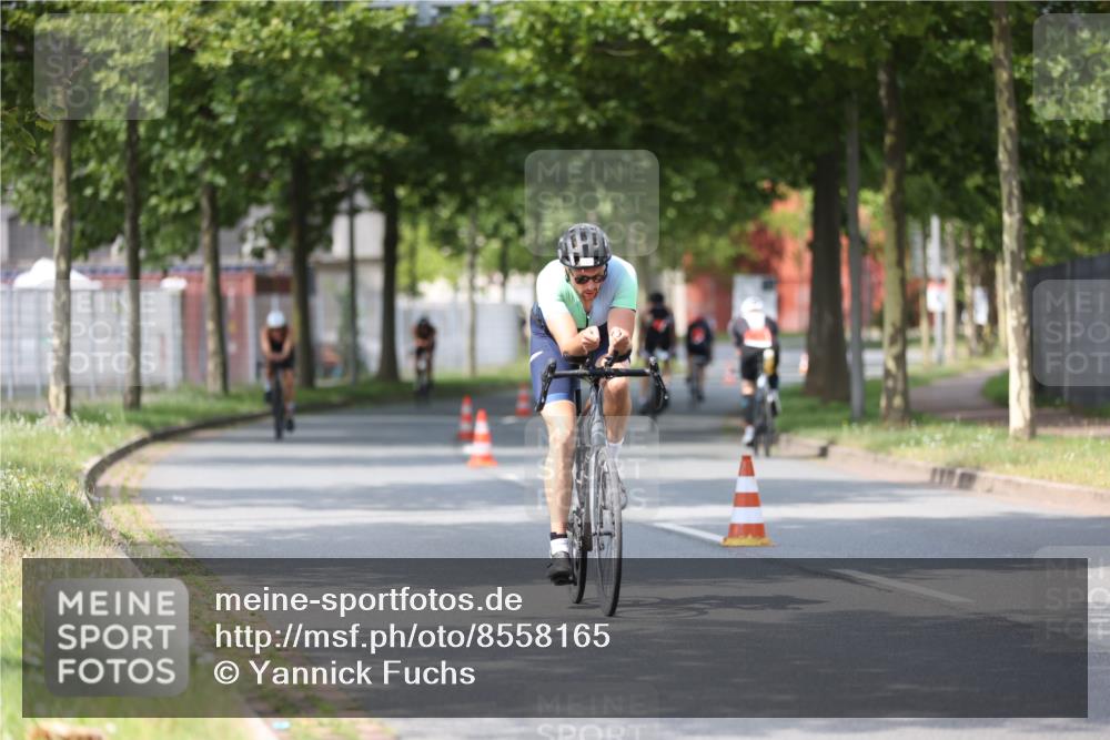 10.08.2025 - GEWOBA Citytriathlon Bremen Yannick Fuchs http://msf.ph/oto/8558165 10.08.2025 12:30:23 Radfahren 722, 733, 745, 767, 823, 884, 932, 935, 943, 1013 meine-sportfotos.de