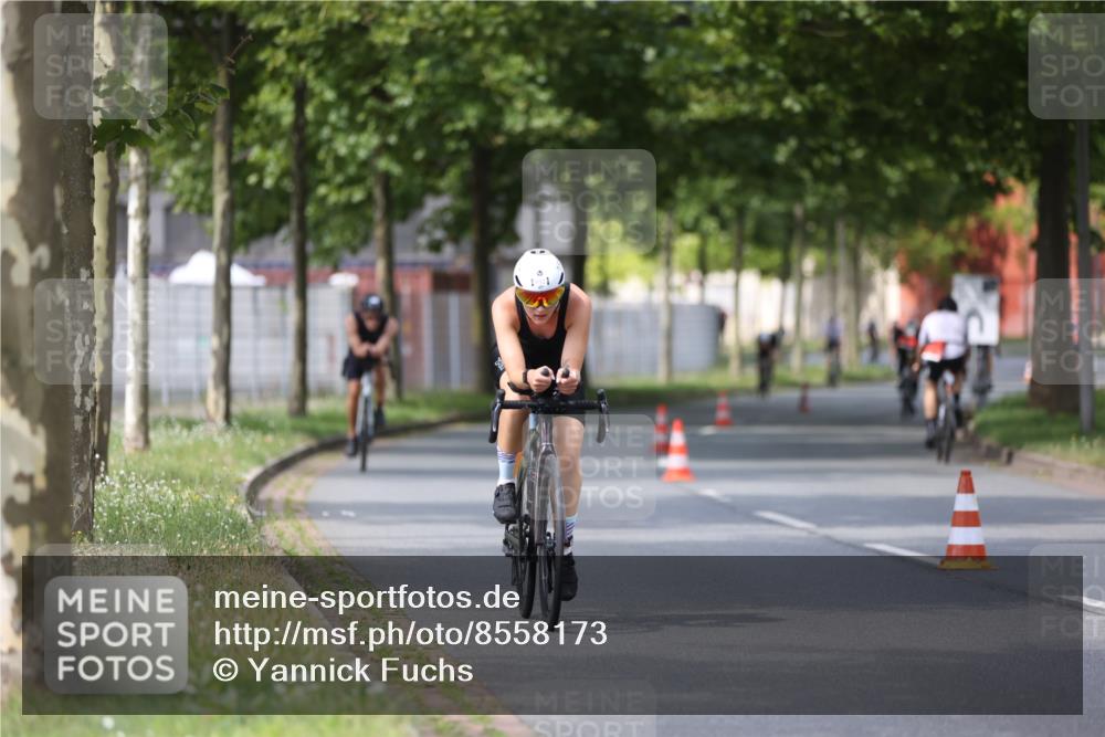 10.08.2025 - GEWOBA Citytriathlon Bremen Yannick Fuchs http://msf.ph/oto/8558173 10.08.2025 12:30:26 Radfahren 722, 733, 745, 767, 823, 924, 932, 935, 943, 1011, 1013 meine-sportfotos.de