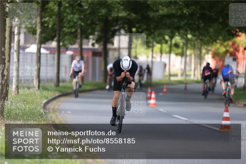 10.08.2025 - GEWOBA Citytriathlon Bremen Yannick Fuchs http://msf.ph/oto/8558185 10.08.2025 12:30:34 Radfahren 733, 745, 767, 823, 924, 932, 937, 1011, 1022, 1026 meine-sportfotos.de