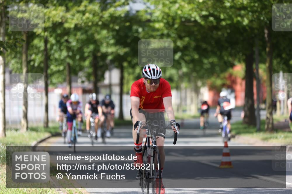 10.08.2025 - GEWOBA Citytriathlon Bremen Yannick Fuchs http://msf.ph/oto/8558211 10.08.2025 12:30:45 Radfahren 587, 752, 916, 924, 937, 951, 1011, 1020, 1022, 1026 meine-sportfotos.de