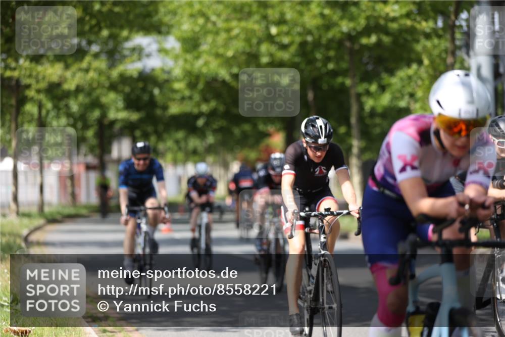 10.08.2025 - GEWOBA Citytriathlon Bremen Yannick Fuchs http://msf.ph/oto/8558221 10.08.2025 12:30:48 Radfahren 587, 752, 916, 924, 937, 951, 1011, 1020, 1022, 1026 meine-sportfotos.de