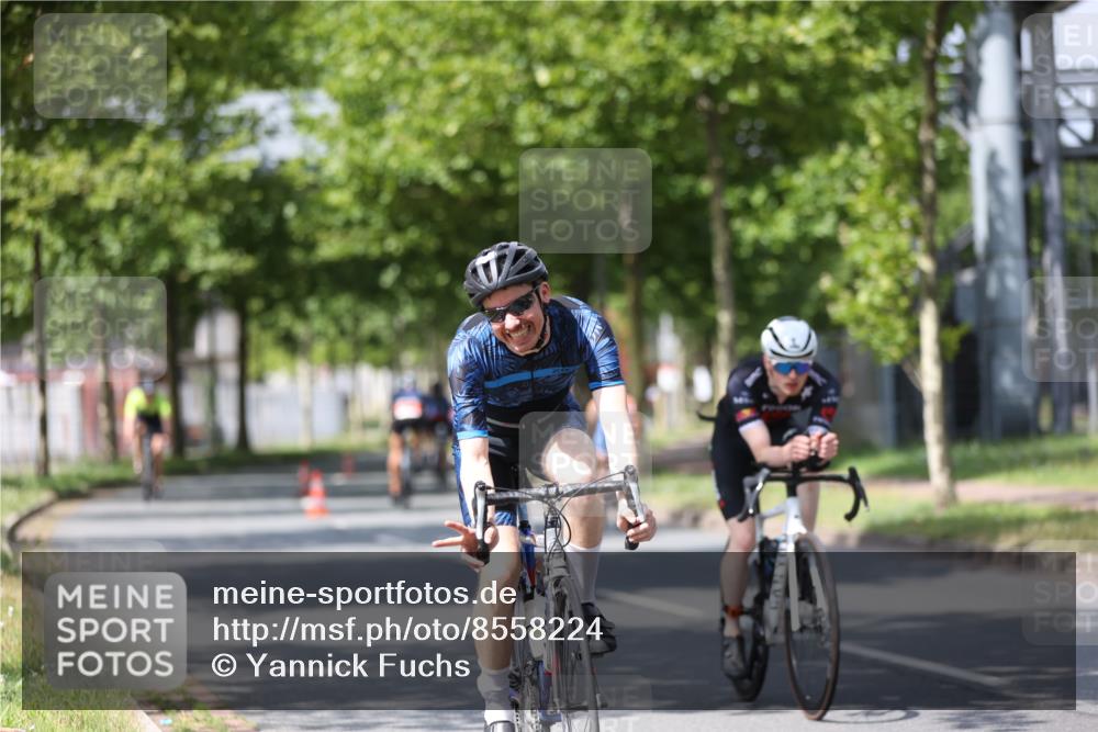 10.08.2025 - GEWOBA Citytriathlon Bremen Yannick Fuchs http://msf.ph/oto/8558224 10.08.2025 12:30:49 Radfahren 587, 752, 916, 924, 937, 951, 1011, 1020, 1022, 1026 meine-sportfotos.de
