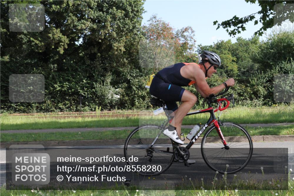 10.08.2025 - GEWOBA Citytriathlon Bremen Yannick Fuchs http://msf.ph/oto/8558280 10.08.2025 10:27:19 Radfahren 351, 437, 511 meine-sportfotos.de