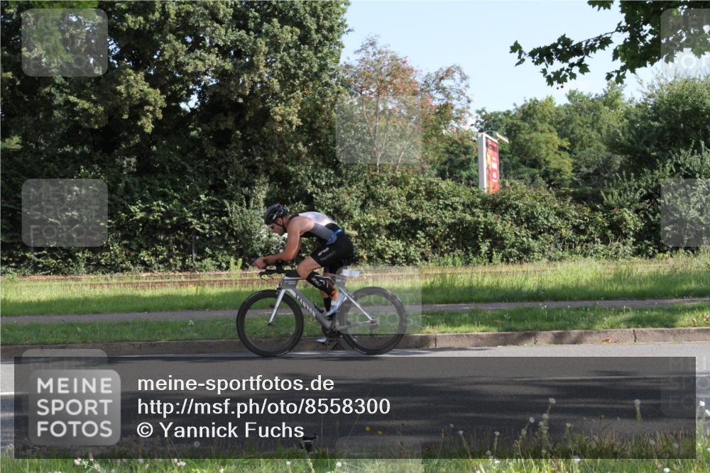10.08.2025 - GEWOBA Citytriathlon Bremen Yannick Fuchs http://msf.ph/oto/8558300 10.08.2025 10:28:07 Radfahren  meine-sportfotos.de