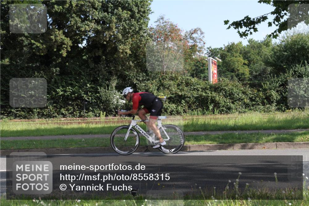 10.08.2025 - GEWOBA Citytriathlon Bremen Yannick Fuchs http://msf.ph/oto/8558315 10.08.2025 10:28:38 Radfahren  meine-sportfotos.de