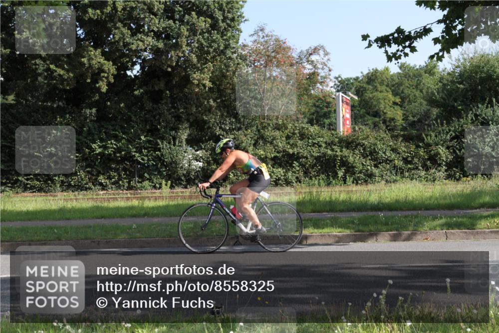 10.08.2025 - GEWOBA Citytriathlon Bremen Yannick Fuchs http://msf.ph/oto/8558325 10.08.2025 10:29:03 Radfahren 412, 424, 459 meine-sportfotos.de