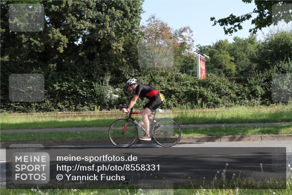 10.08.2025 - GEWOBA Citytriathlon Bremen Yannick Fuchs http://msf.ph/oto/8558331 10.08.2025 10:29:08 Radfahren 412, 424, 510 meine-sportfotos.de