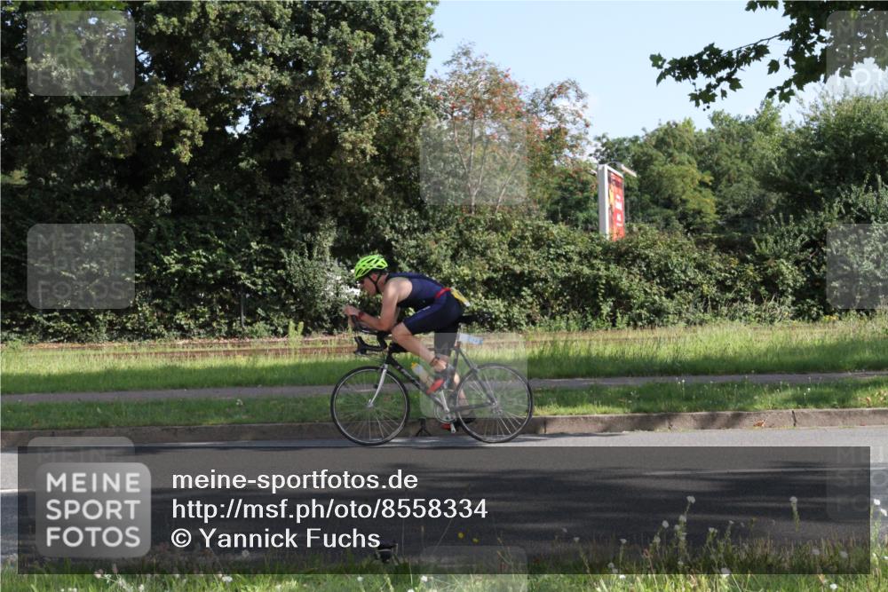 10.08.2025 - GEWOBA Citytriathlon Bremen Yannick Fuchs http://msf.ph/oto/8558334 10.08.2025 10:29:10 Radfahren 412, 424, 510 meine-sportfotos.de