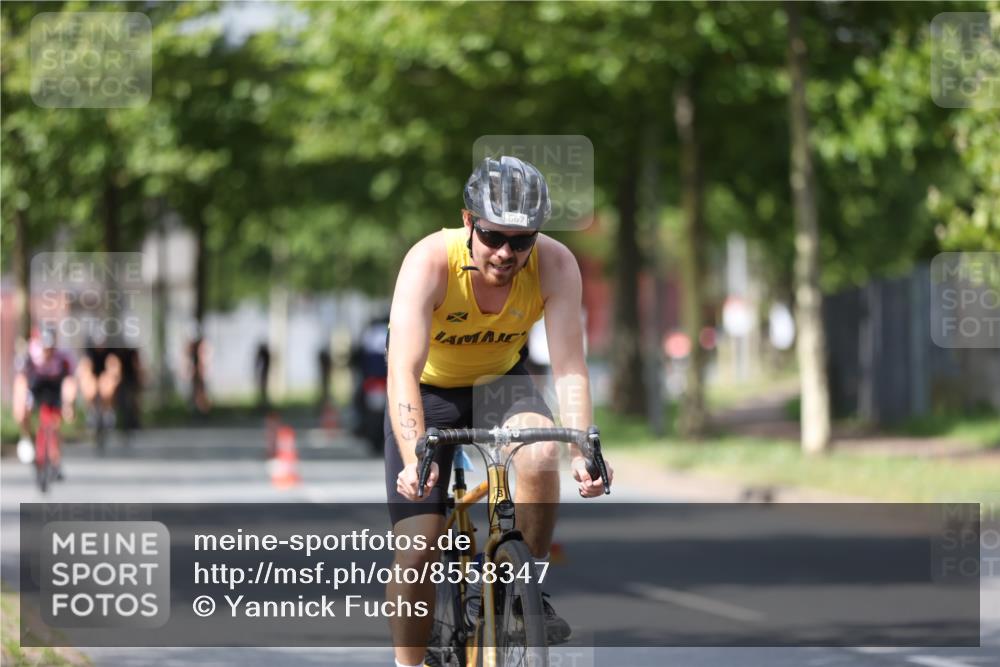 10.08.2025 - GEWOBA Citytriathlon Bremen Yannick Fuchs http://msf.ph/oto/8558347 10.08.2025 12:31:49 Radfahren 552, 615, 627, 654, 655, 657, 666, 667, 689, 770, 839, 873, 876, 950 meine-sportfotos.de