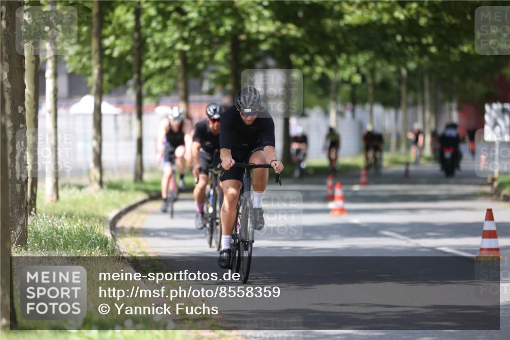 10.08.2025 - GEWOBA Citytriathlon Bremen Yannick Fuchs http://msf.ph/oto/8558359 10.08.2025 12:31:53 Radfahren 552, 615, 627, 654, 657, 666, 667, 689, 770, 839, 857, 873, 876, 888, 897 meine-sportfotos.de