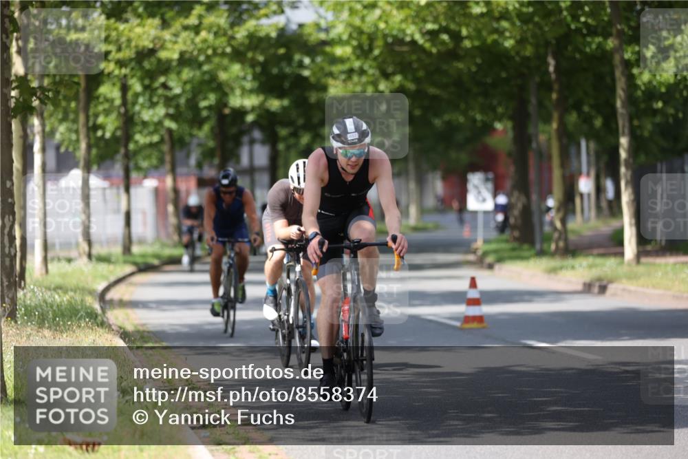 10.08.2025 - GEWOBA Citytriathlon Bremen Yannick Fuchs http://msf.ph/oto/8558374 10.08.2025 12:31:56 Radfahren 552, 615, 627, 657, 666, 667, 689, 770, 838, 839, 857, 873, 876, 888, 897 meine-sportfotos.de