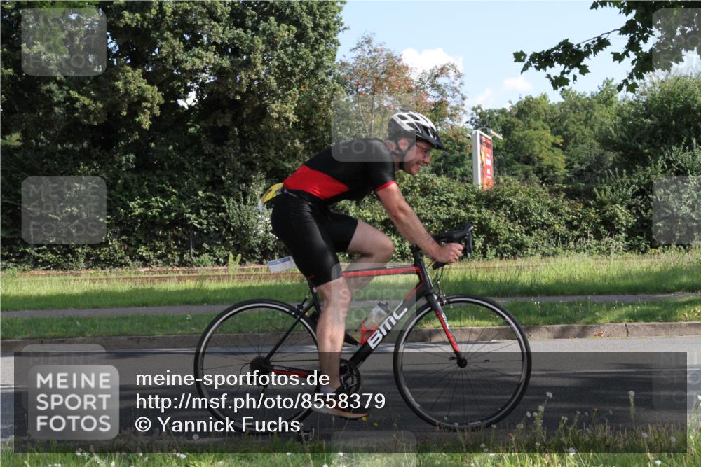 10.08.2025 - GEWOBA Citytriathlon Bremen Yannick Fuchs http://msf.ph/oto/8558379 10.08.2025 10:30:03 Radfahren 414, 423, 433, 494 meine-sportfotos.de