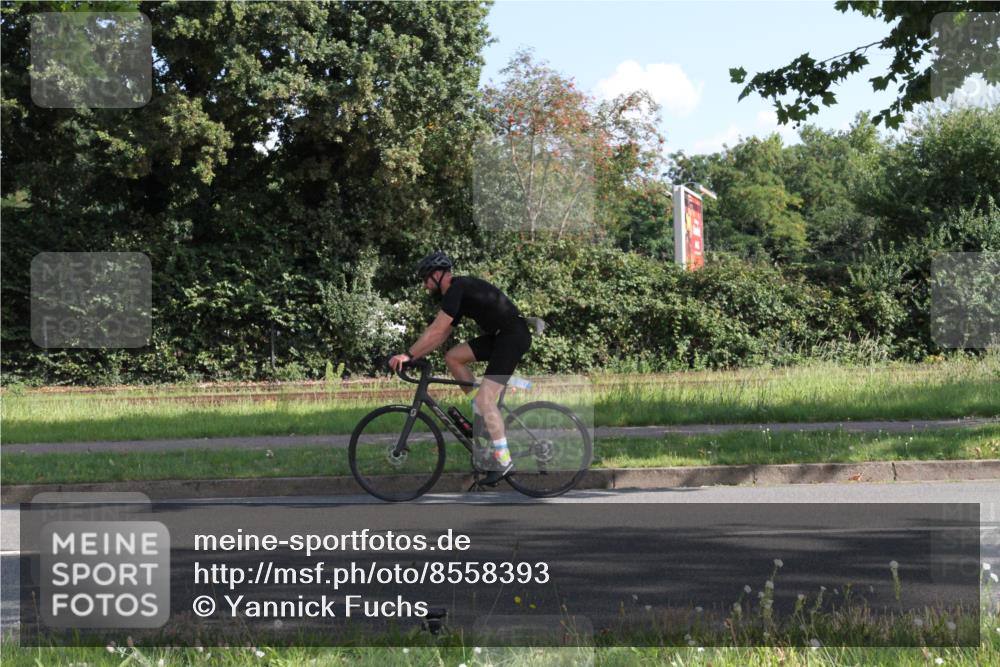 10.08.2025 - GEWOBA Citytriathlon Bremen Yannick Fuchs http://msf.ph/oto/8558393 10.08.2025 10:30:24 Radfahren 377, 433, 441, 471 meine-sportfotos.de