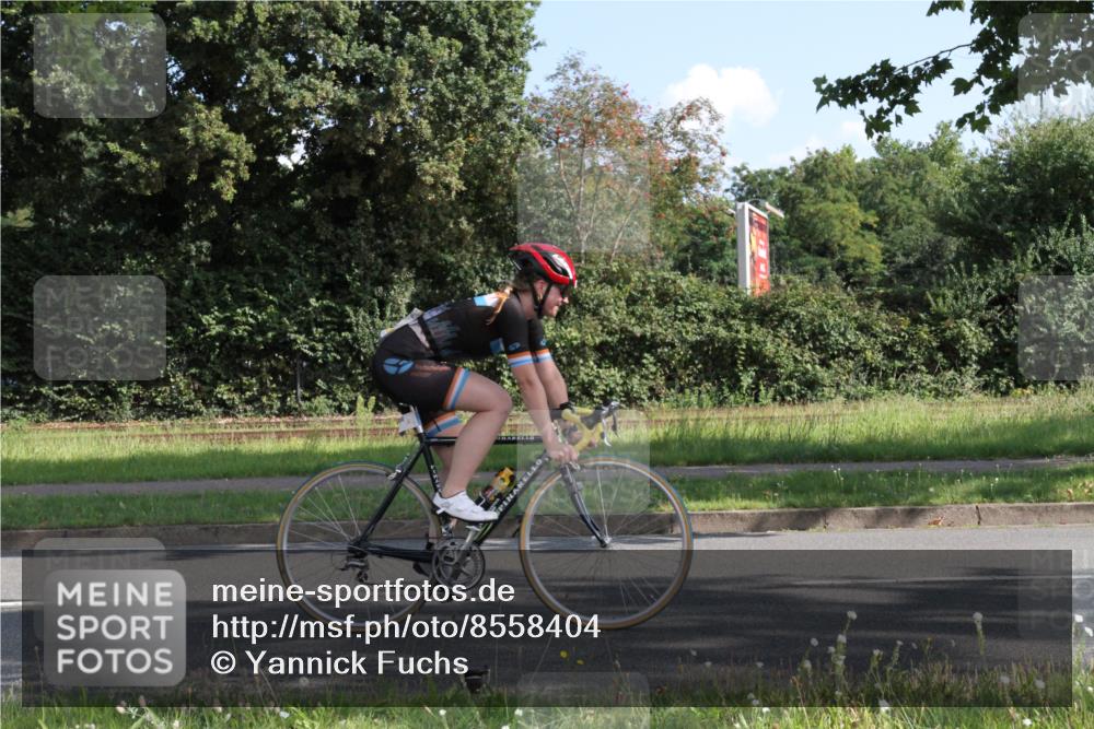 10.08.2025 - GEWOBA Citytriathlon Bremen Yannick Fuchs http://msf.ph/oto/8558404 10.08.2025 10:30:29 Radfahren 377, 441, 471 meine-sportfotos.de