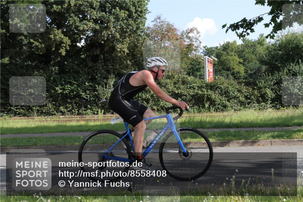 10.08.2025 - GEWOBA Citytriathlon Bremen Yannick Fuchs http://msf.ph/oto/8558408 10.08.2025 10:30:33 Radfahren 353, 377, 441, 471 meine-sportfotos.de