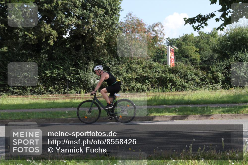 10.08.2025 - GEWOBA Citytriathlon Bremen Yannick Fuchs http://msf.ph/oto/8558426 10.08.2025 10:30:59 Radfahren 376, 476 meine-sportfotos.de