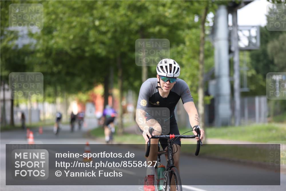 10.08.2025 - GEWOBA Citytriathlon Bremen Yannick Fuchs http://msf.ph/oto/8558427 10.08.2025 12:32:13 Radfahren 551, 682, 689, 735, 770, 806, 838, 857, 876, 888, 897 meine-sportfotos.de