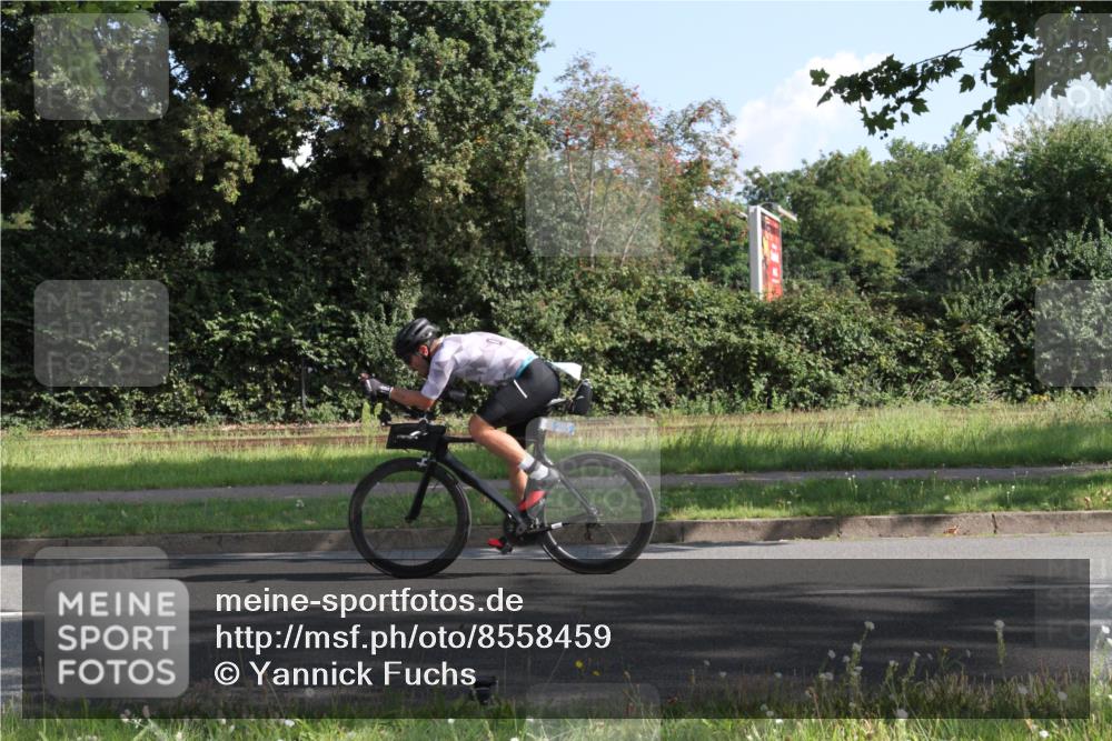 10.08.2025 - GEWOBA Citytriathlon Bremen Yannick Fuchs http://msf.ph/oto/8558459 10.08.2025 10:31:20 Radfahren 363, 387, 434 meine-sportfotos.de