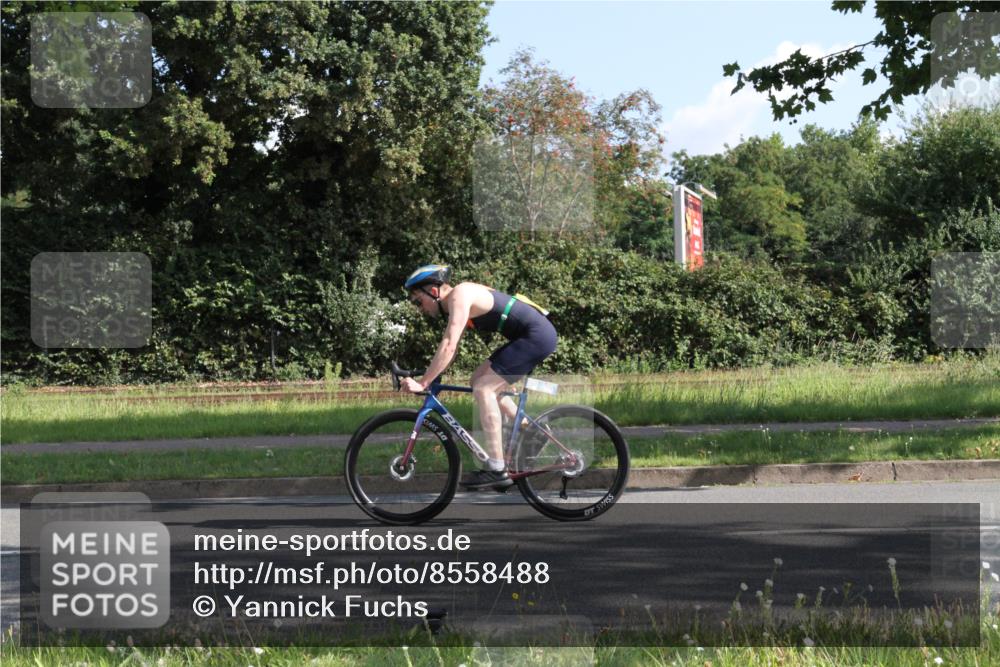 10.08.2025 - GEWOBA Citytriathlon Bremen Yannick Fuchs http://msf.ph/oto/8558488 10.08.2025 10:31:43 Radfahren 407 meine-sportfotos.de